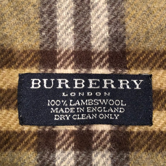 VINTAGE AUTHENTIC CHECK BURBERRY WOOL SCARF. Used once - Picture 2 of 2